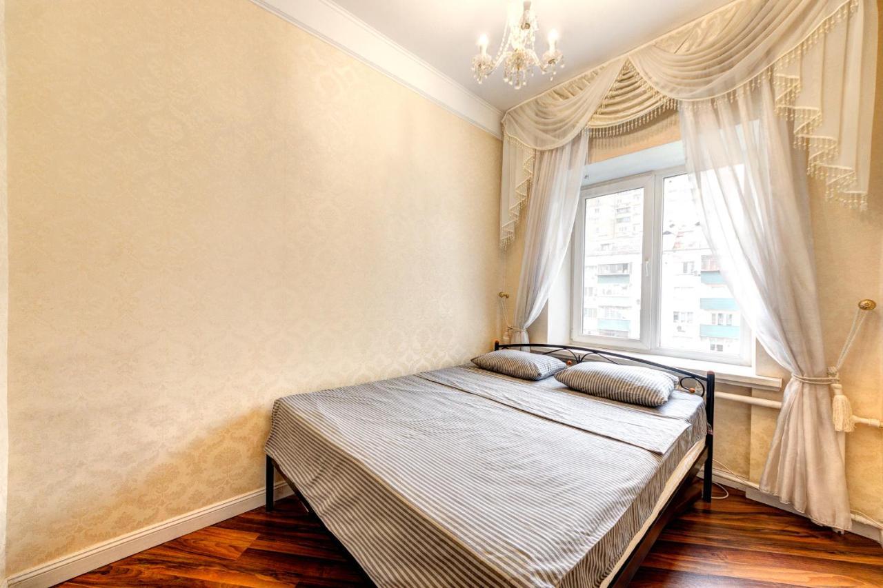 Apartments With 3 Rooms Near Palace Ukraine كييف المظهر الخارجي الصورة